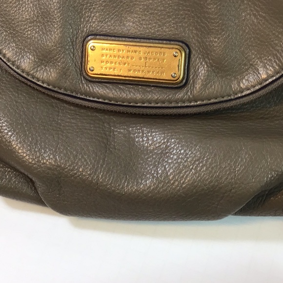 Marc by Marc Jacobs Taupe Leather Natasha Crossbody Shoulder Bag - Picture 2 of 8